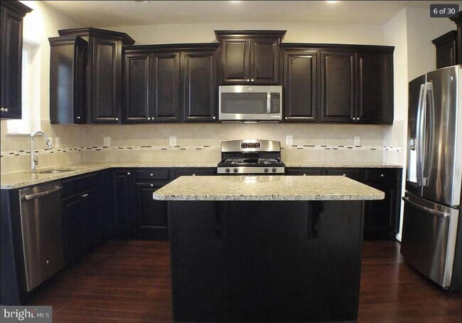 Foto del edificio - 8618 Stone Hill Ln