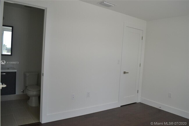 Building Photo - 3330 NW 91st Ave