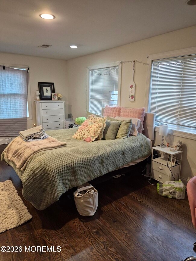 Building Photo - 247 Perrine Ave