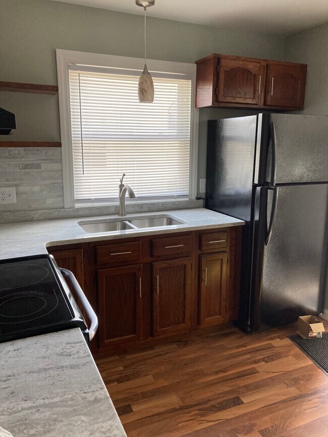 Kitchen - 3108 Tansel Rd