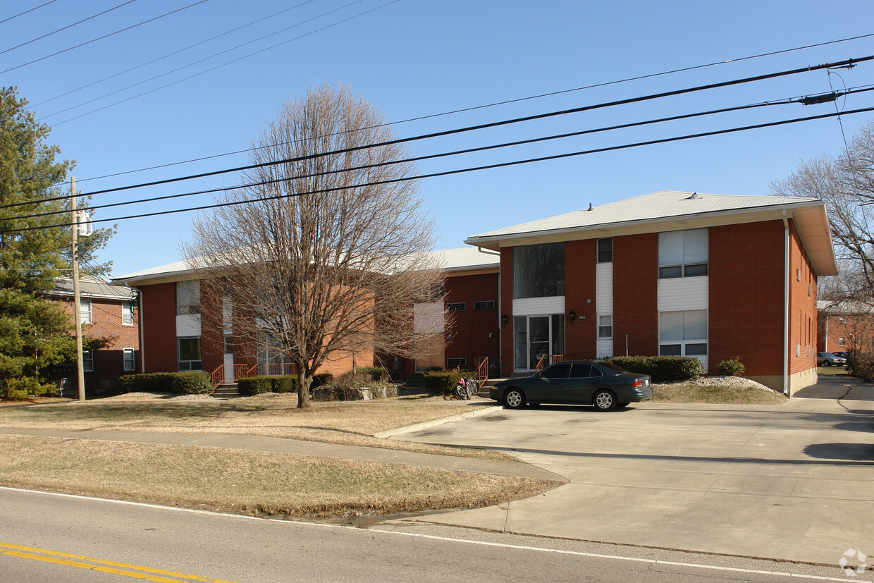 Primary Photo - Solinger Hikes Point Apartments