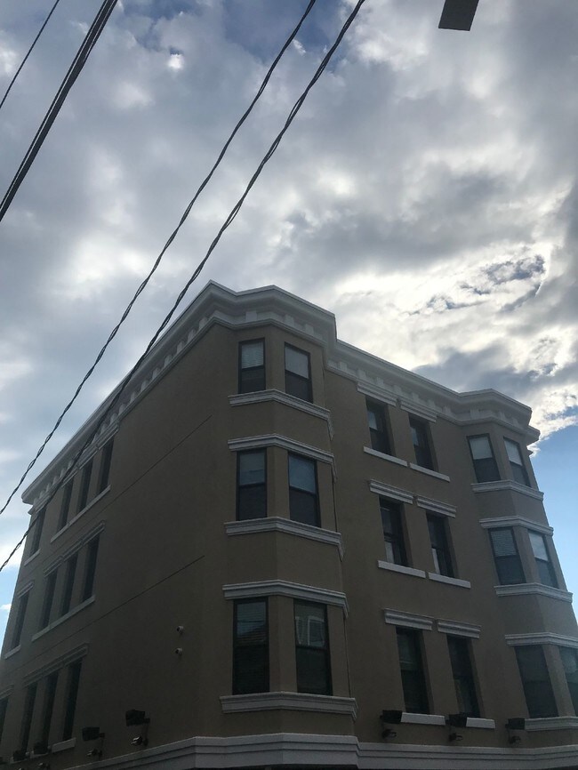Foto del edificio - 16 5th