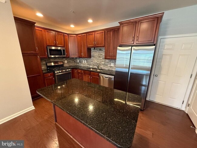 Building Photo - 43132 Thoroughfare Gap Terrace