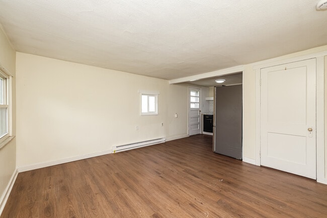 Foto del edificio - 148 Burgess Ave