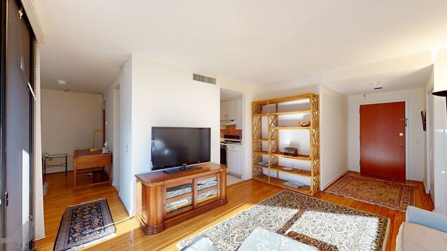 Building Photo - Open And Airy One Bedroom