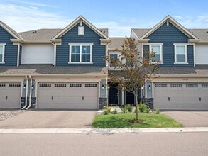 Front - 10896 Territorial Trl