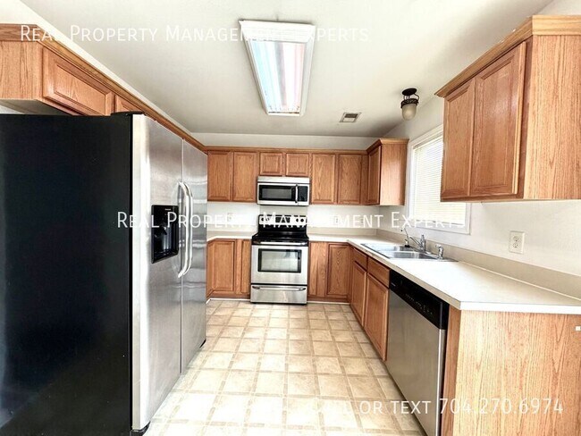 Foto del edificio - 8549 Filbert Ln