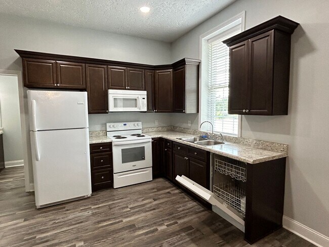 Foto del edificio - 1676 Nisbet Lake Rd