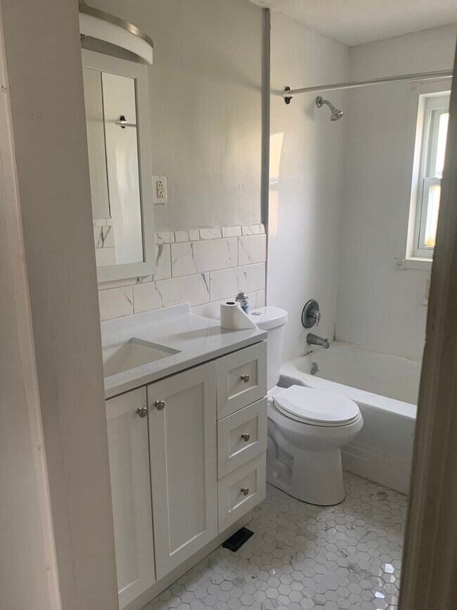Foto del edificio - 8233 Sandy Ln