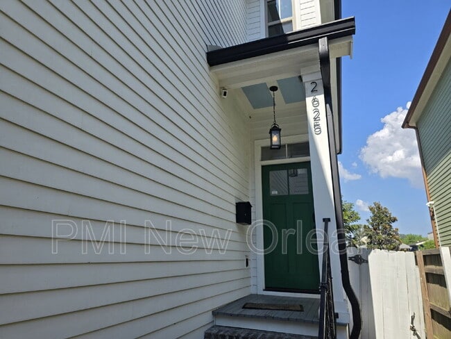 Foto del edificio - 2625 Banks St