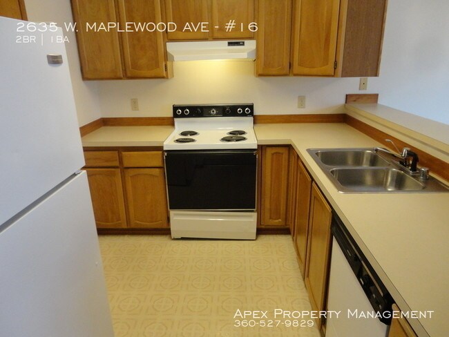 Building Photo - 2635 W Maplewood Ave