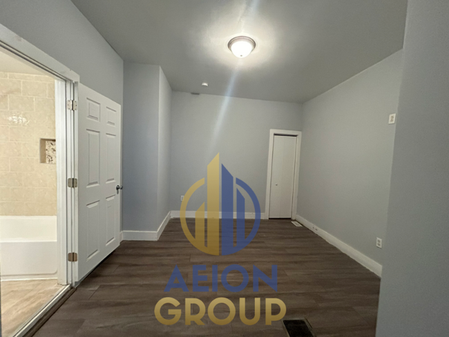 Building Photo - 401 N Hamilton Ave