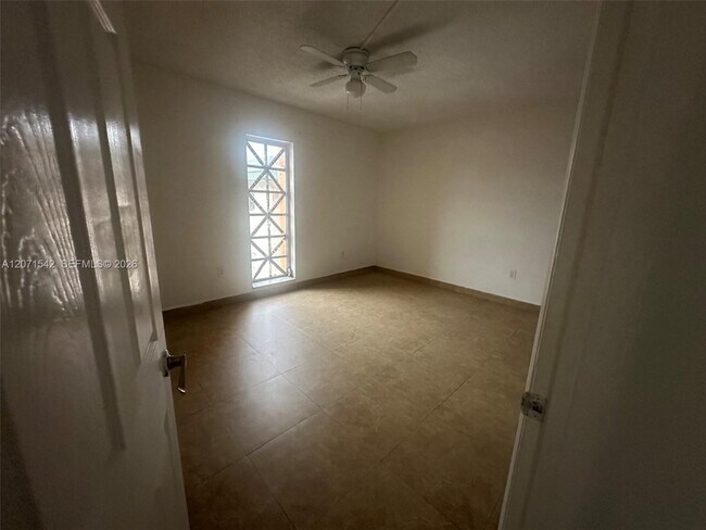 Foto del edificio - 6780 W 2nd Ct