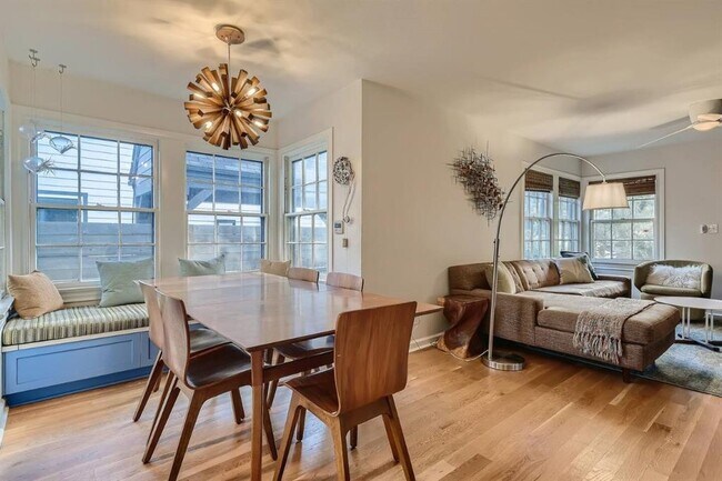 Foto del edificio - 2704 Stacy Ln
