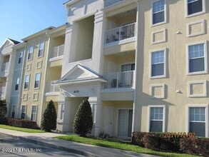 Building Photo - 8215 Green Parrot Rd