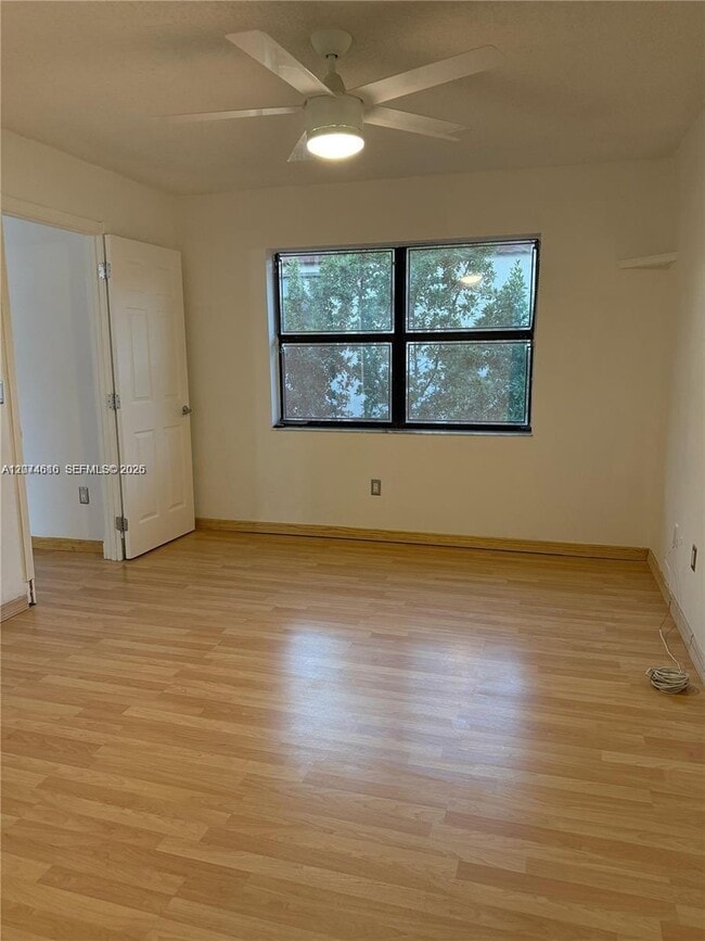Building Photo - 20800 NE 8th Ct