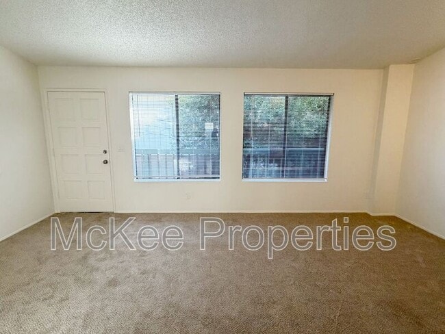 Building Photo - 3028 Juniper St