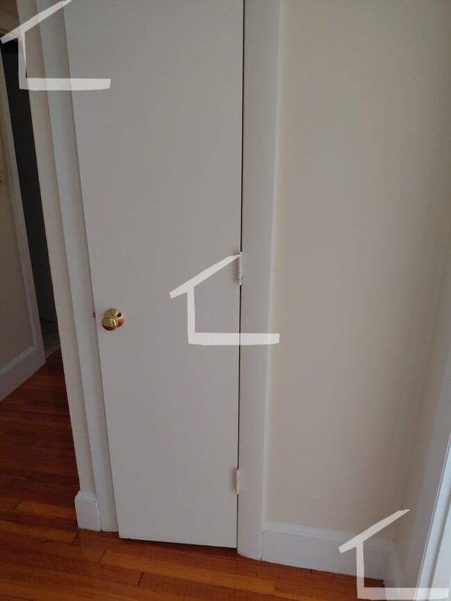 Building Photo - Great 2 bed 2 bathroom apartment available Now