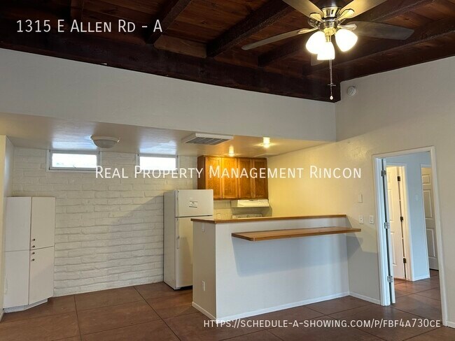 Building Photo - Location is EVERYTHING! COMMUNITY POOL TOO!