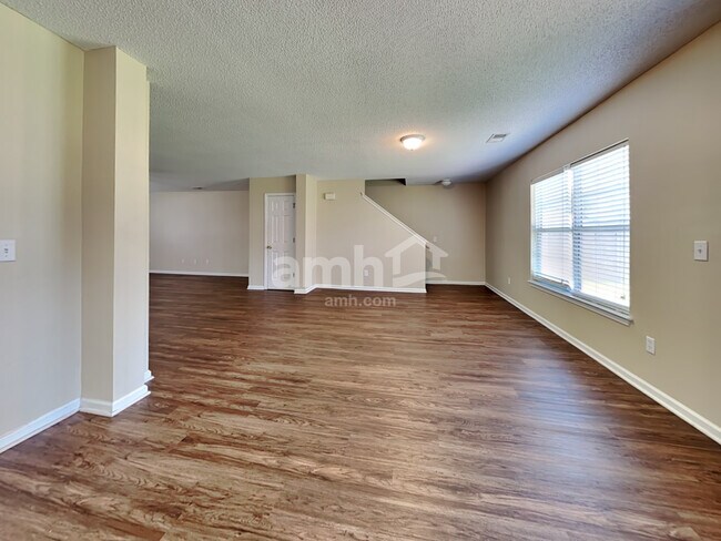 Foto del edificio - 2021 Clipstone Drive