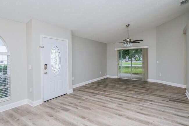 Foto del edificio - 10917 Freemont Dr