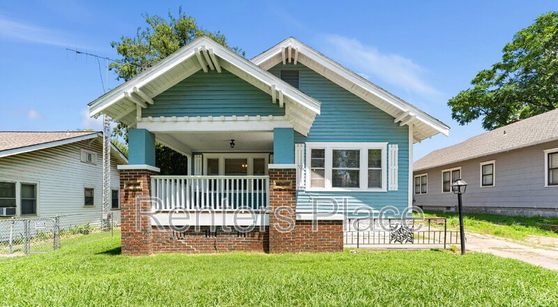 Foto principal - 1719 E 13th Pl