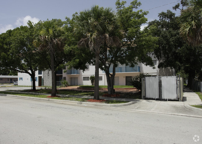 Building Photo - Seville Gardens Apartments