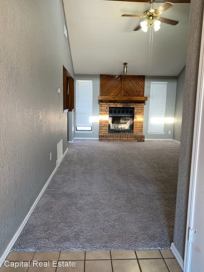 Building Photo - 3 br, 2 bath House - 1013 W. Gladys Way