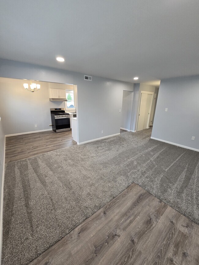 220 Martin Dr Unit 2rd level, Fredonia, WI 53021 Apartments in