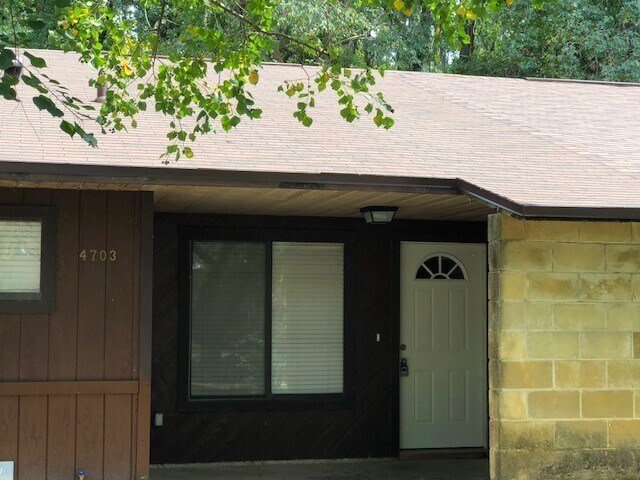Foto principal - Remodel in Green Leaf with small fenced ba...