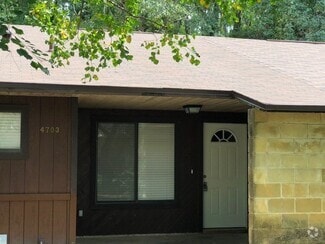 Building Photo - 4703 SW 67th Terrace
