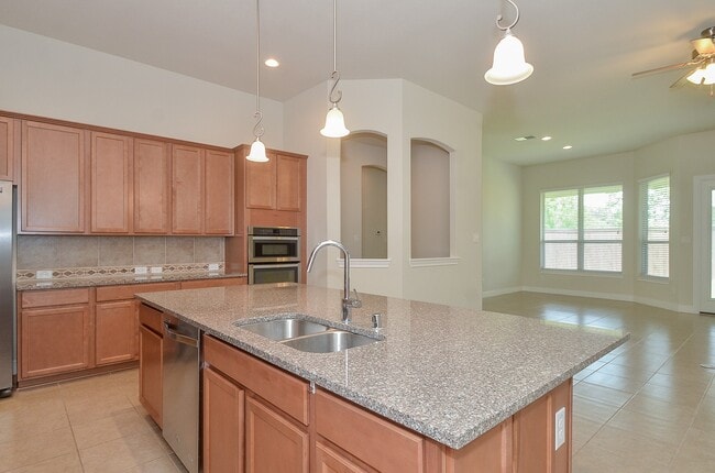 Building Photo - 25122 Sundance Park Ln