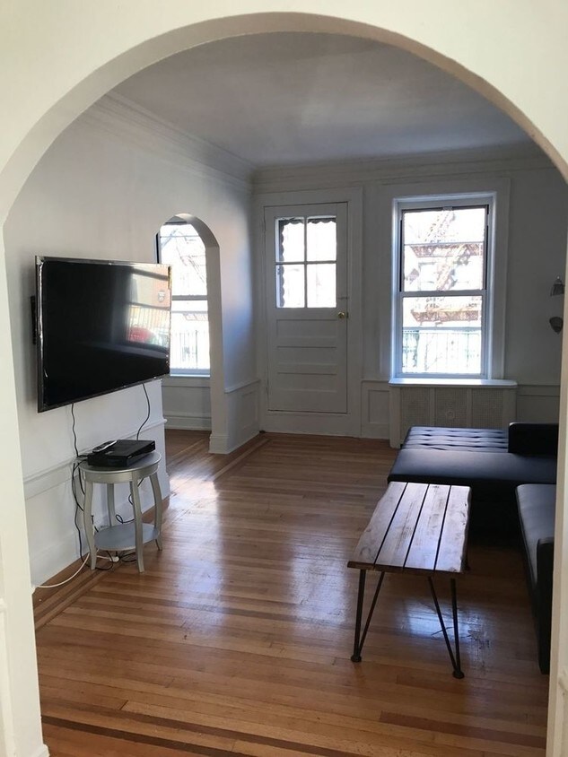 Primary Photo - 240 Sullivan Pl