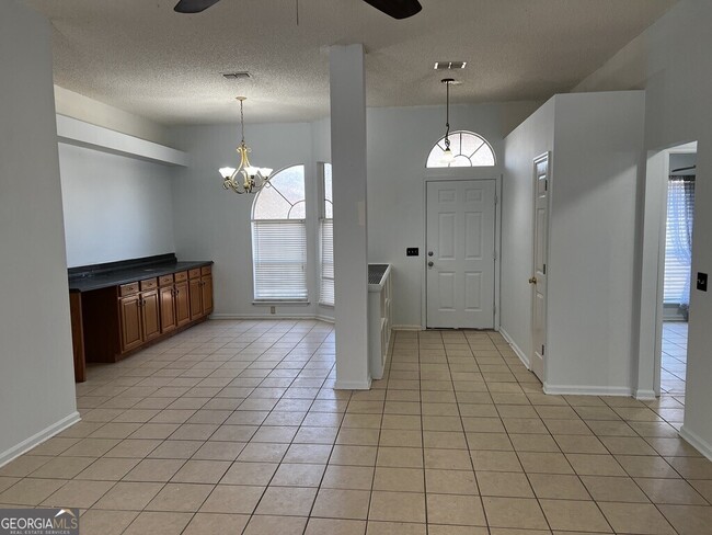 Building Photo - 300 Flamingo Dr