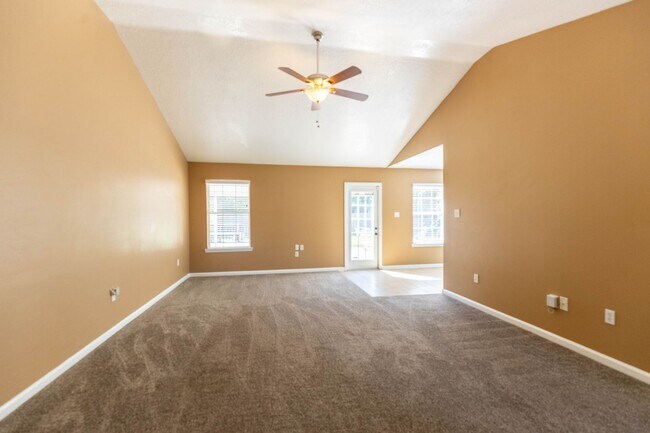Building Photo - 4 BED 2 BATH NORTH WOOLMARKET SCHOOL DISTR...