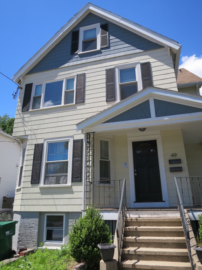 Building Photo - 49 Marion St