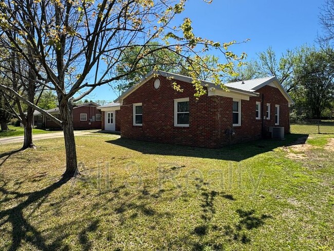 Building Photo - 1236 Noremac Rd
