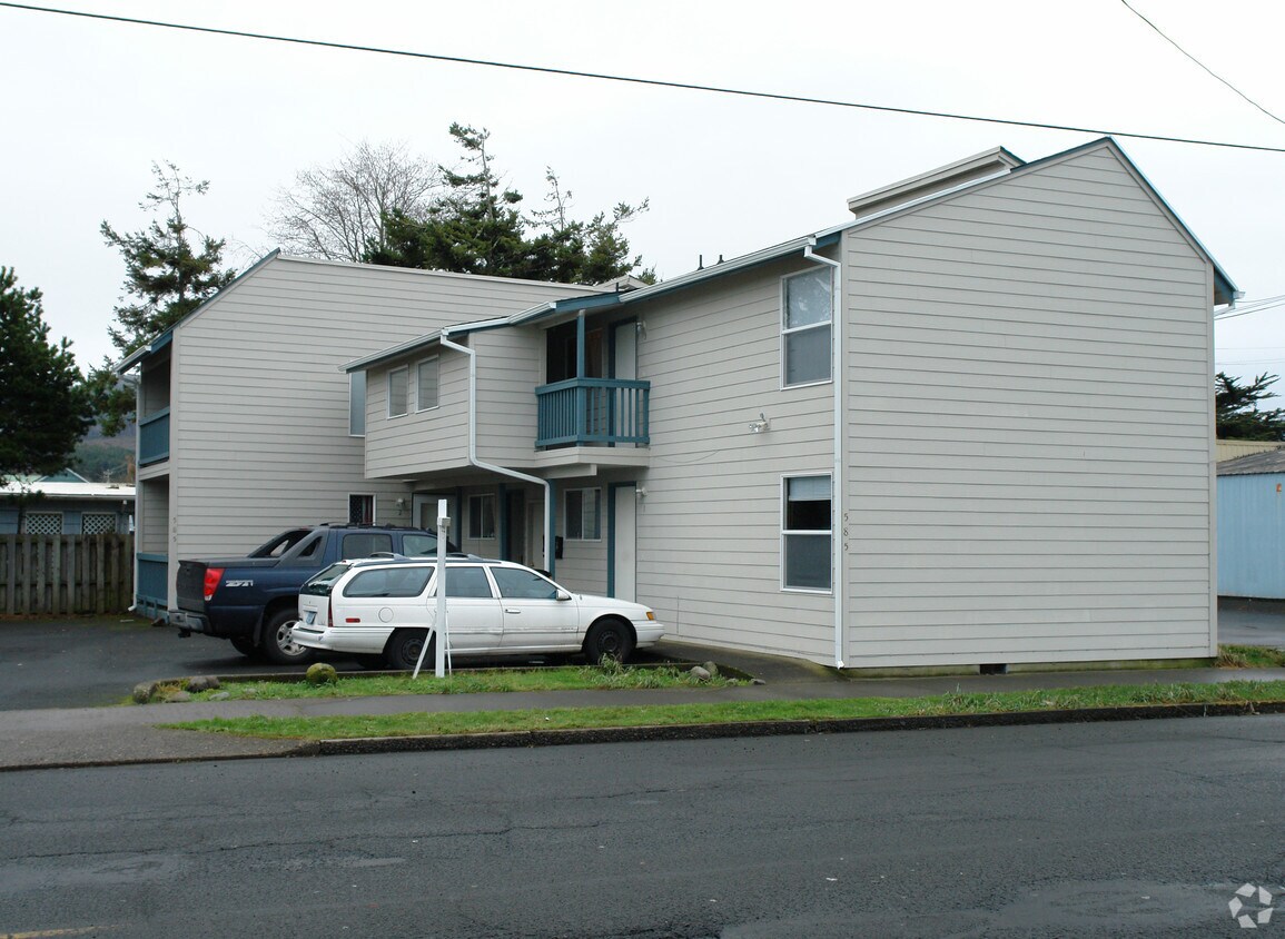 Primary Photo - 585 S Holladay Dr