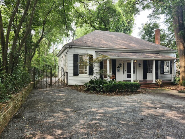 Building Photo - 334 Felder Ave