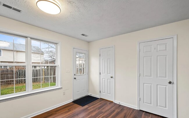 Building Photo - 10512 Tidewater Plains Dr