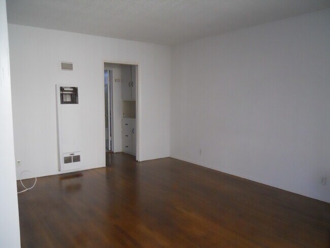 living room - 11522 Ohio Ave