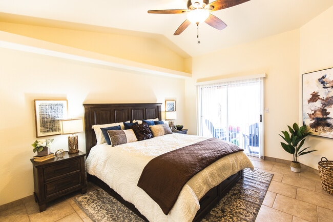 Building Photo - 2367 Saturn Circle