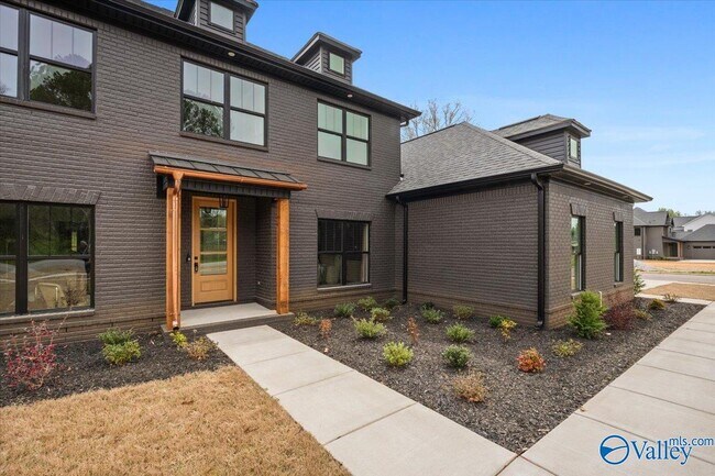 Building Photo - 102 Minden Way