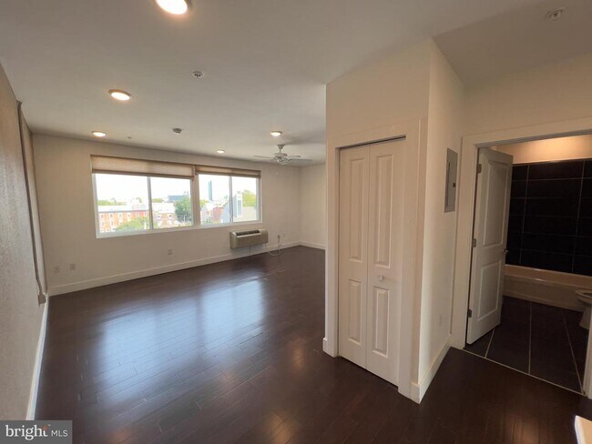 Foto del edificio - 1637 Poplar St