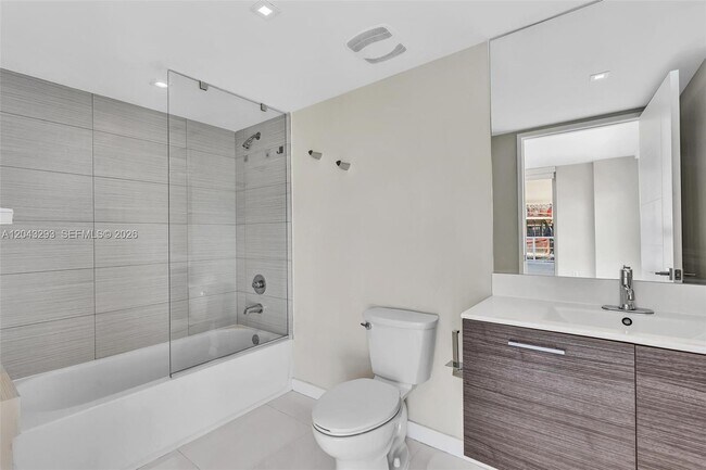 Foto del edificio - 9901 E Bay Harbor Dr