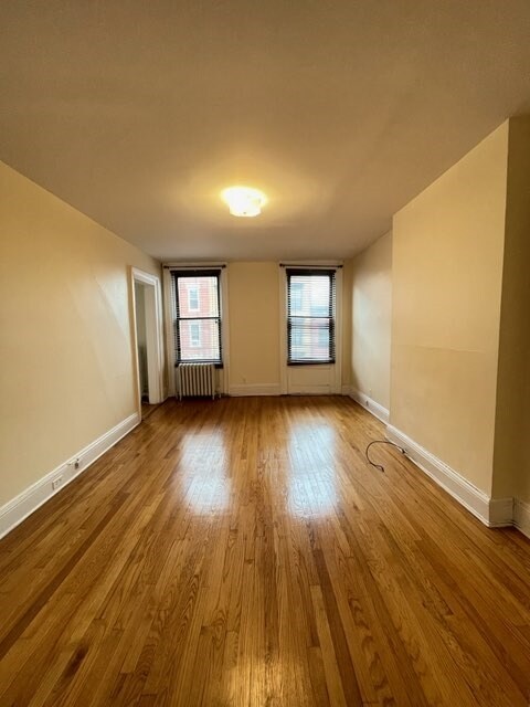 Building Photo - 914 Park Ave