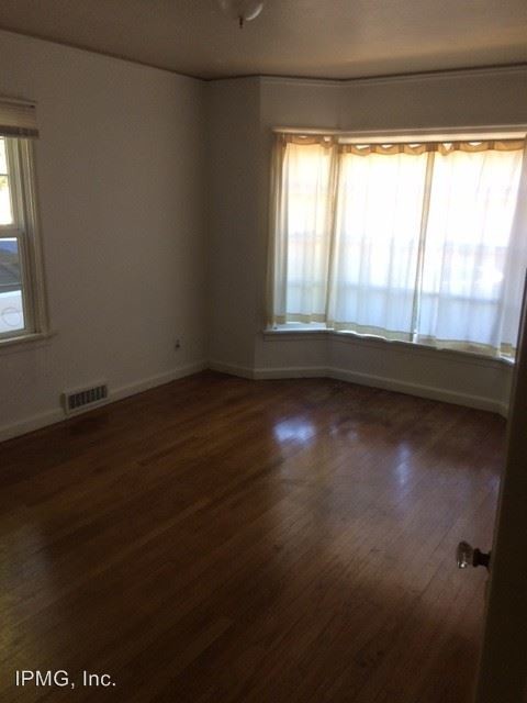 Foto del edificio - 136 NW 21st St