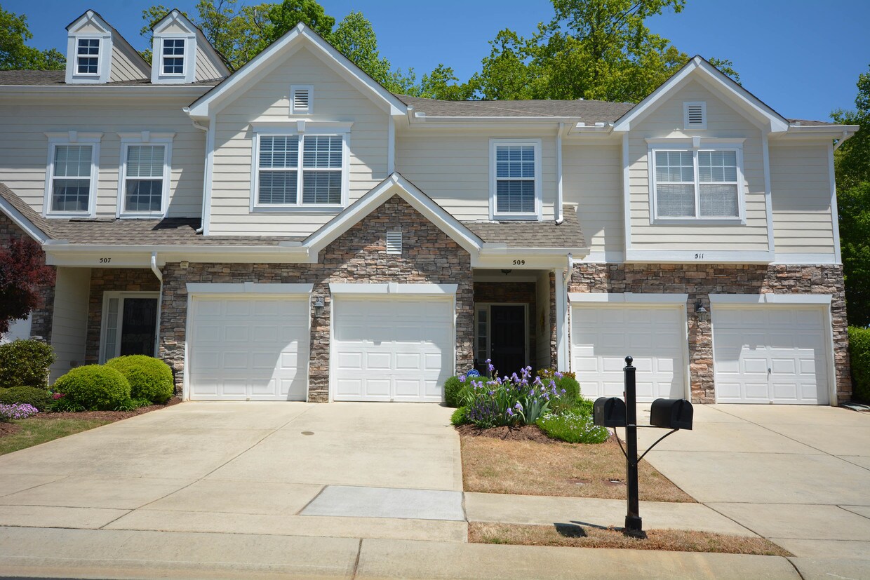 509 Bartlett Circle, Hillsborough, NC 27278 Townhome Rentals in Hillsborough NC