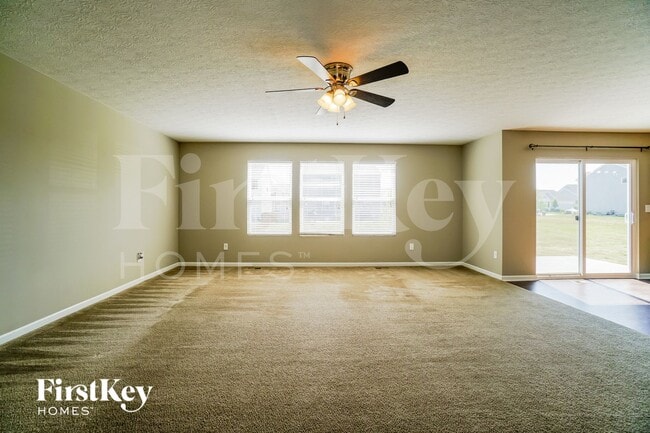 Foto del edificio - 270 Cloverhill Dr