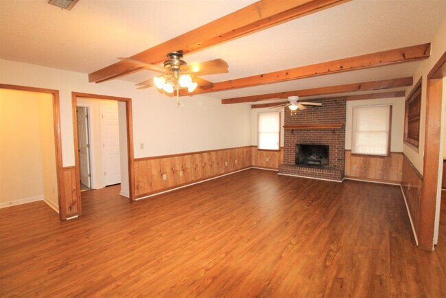 Building Photo - 60 Crowndale Ct